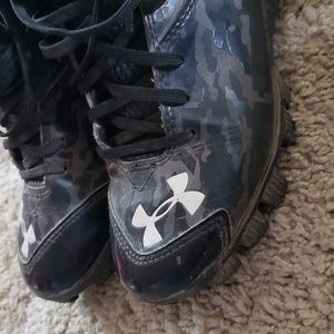 Under armour cleats- boys size 1